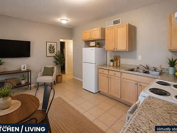 3rd image of 1305 E San Antonio Ave #B