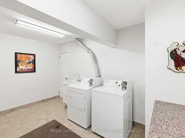 118 Perry St #19 — Photo 24