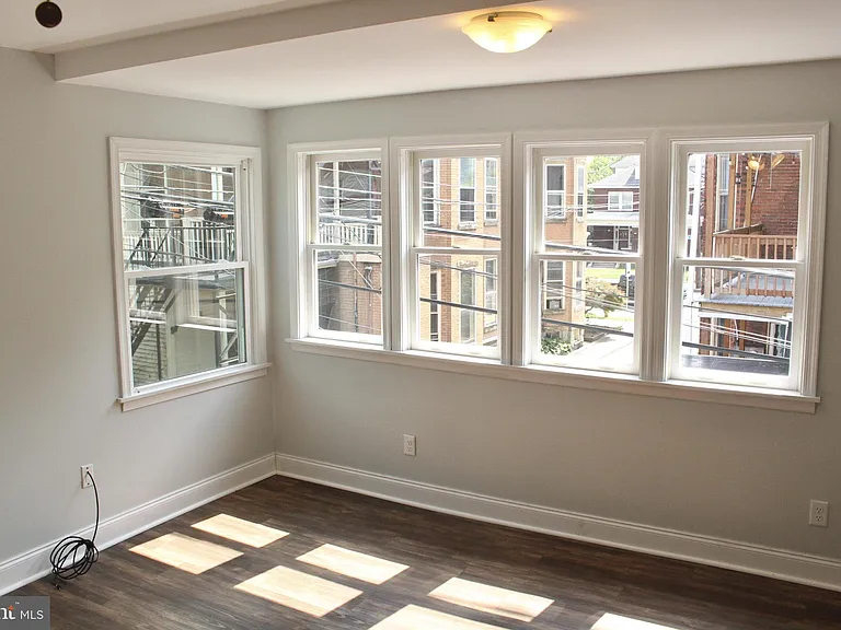 1616 Penn St — Photo 18