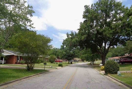 Exterior Neighborhood (street photo)