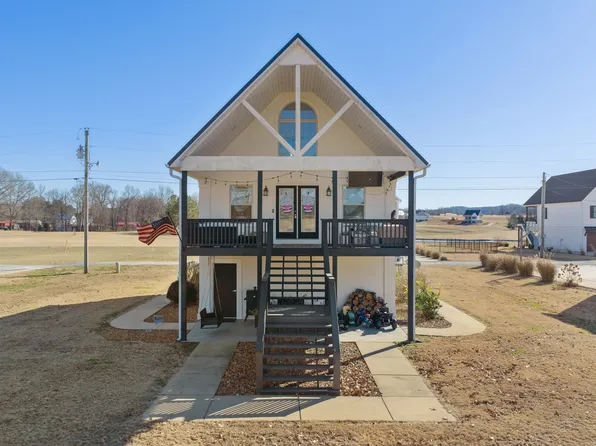 222 Fairway Villa Ln, Decaturville, TN 38329