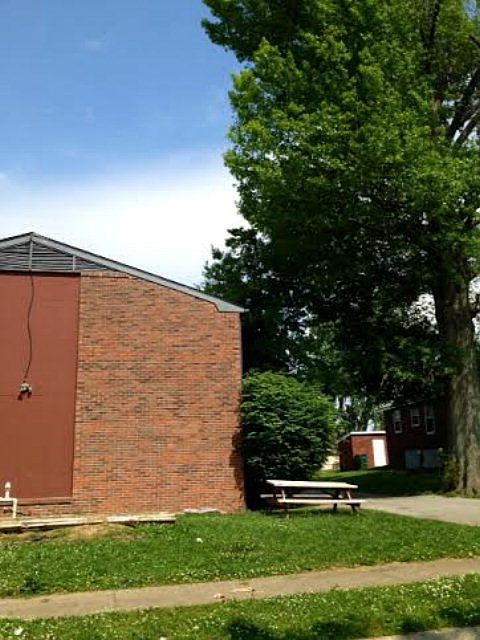 2nd image of 820 E 14th St