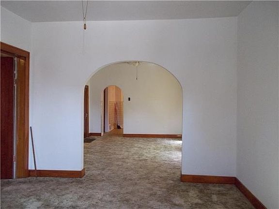 4th image of 512 Elizabeth Ave
