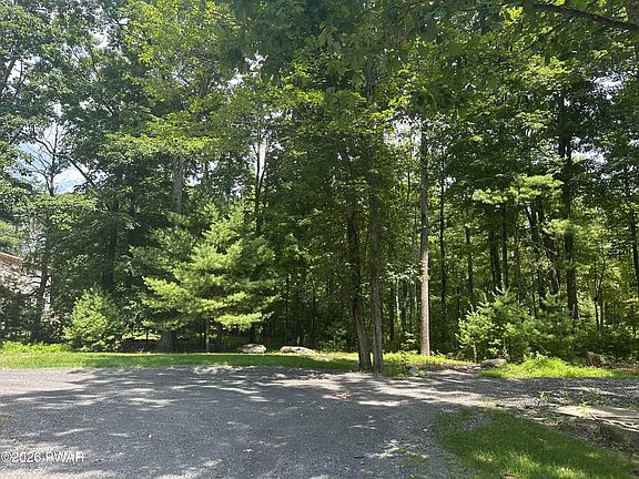 5th image of 125 Birch Leaf Dr