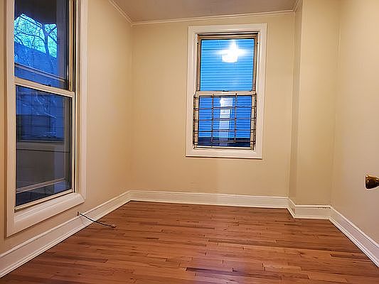 4th image of 317 Leonard St #1