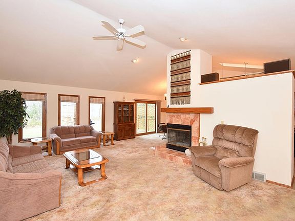 5th image of N113W20480 Edgewood Dr