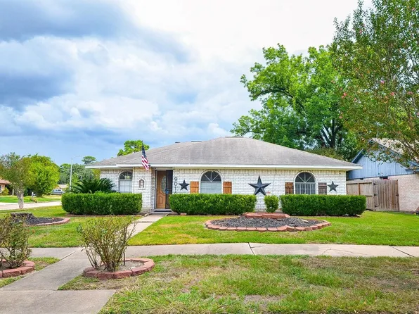 9014 Langfield Rd, Houston, TX 77040