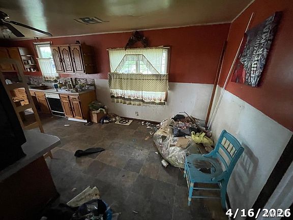 3rd image of 1131 Walnut Dr