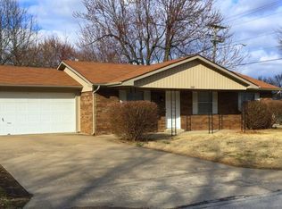 3107 W Countryside Dr, Springfield, MO 65807