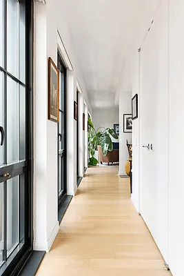 Sold by Christie's International Real Estate Group, LLC | media 28