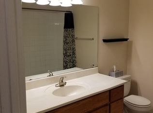 312 N Airlite St, Elgin, IL 60123