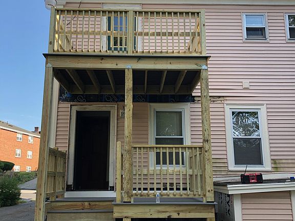 3rd image of 43 Railroad Ave #2R