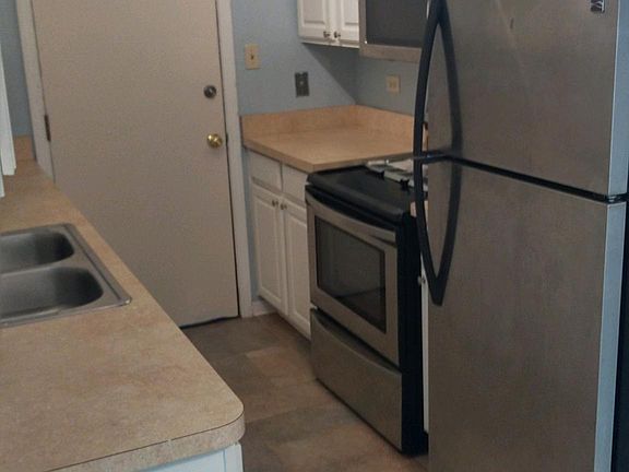 5th image of 12810 Hill Dr #2