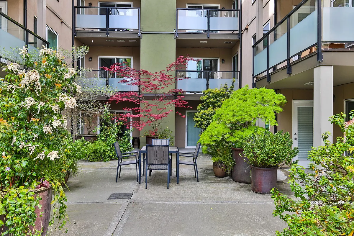Courtyard - Charbonneau Apartments