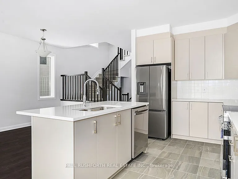 511 Convenire Row — Photo 12