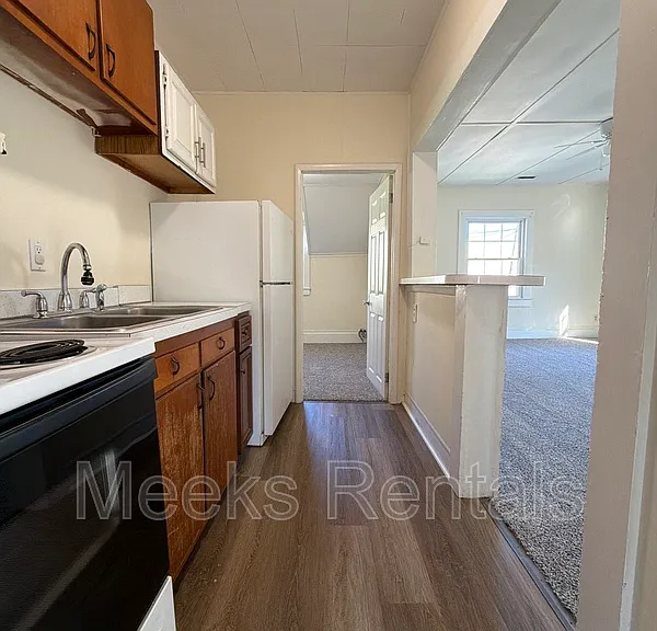 506 2nd St #A — Photo 2