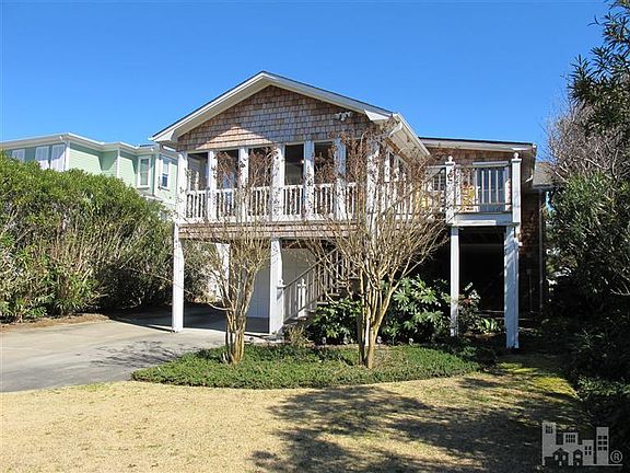 3rd image of 1016 S Fort Fisher Boulevard