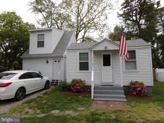 2nd image of 17 Iris St