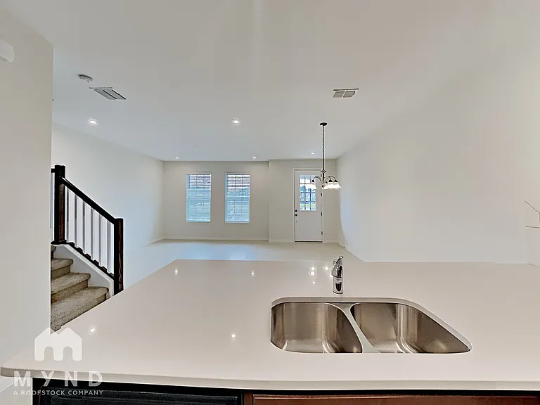 8831 Herencia Aly — Photo 10