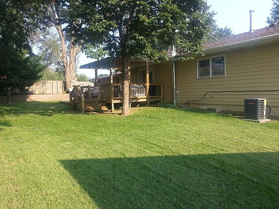 3rd image of 2912 McCorkindale Ave