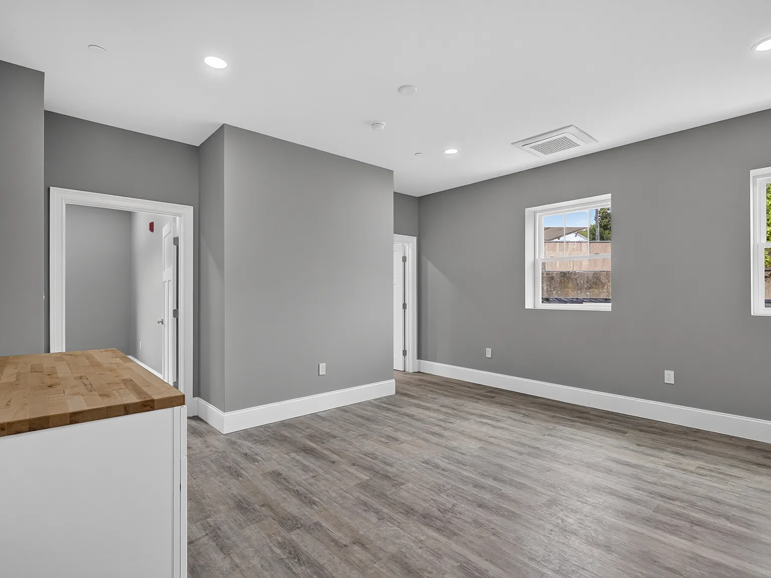 2 bed, $1,995 — Photo 4