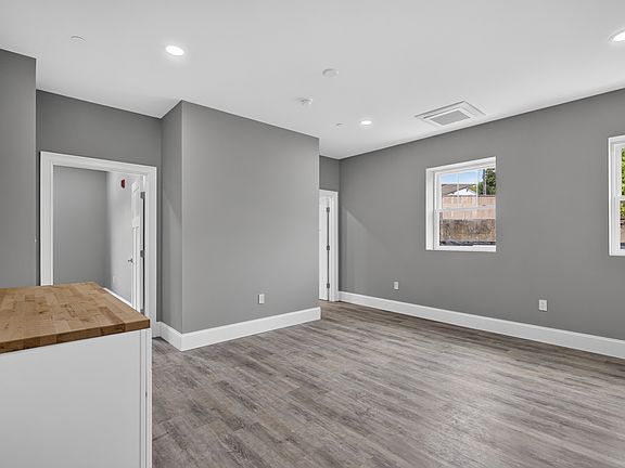 4th image of 5 Main St #202