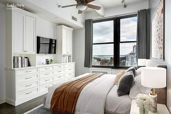 Sold by Sotheby's International Realty | media 16