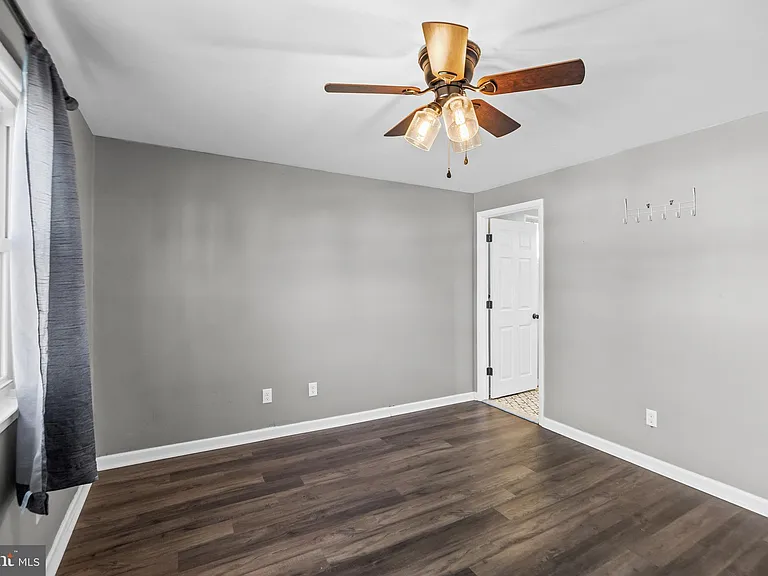 2211 New Albany Rd — Photo 9