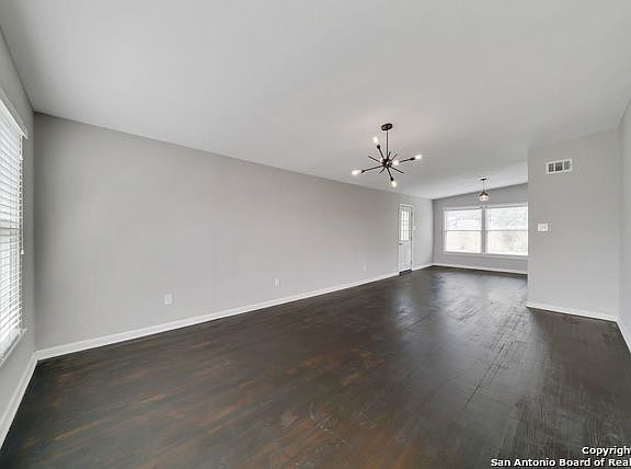 4th image of 143 Teakwood Ln