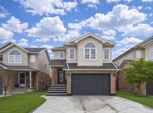 67 Bridlewreath St, Kitchener, ON N2E3V5