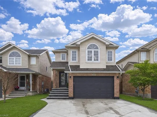 67 Bridlewreath St, Kitchener, ON N2E 3V5