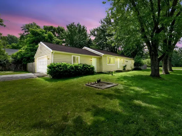 76 Harrison St SW, Pataskala, OH 43062