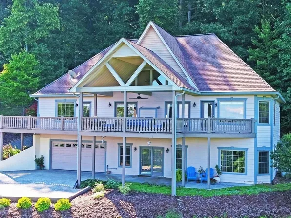 465 Sunset Dr, Hiawassee, GA 30546