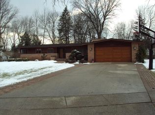 4131 Cruz Dr, Midland, MI 48642