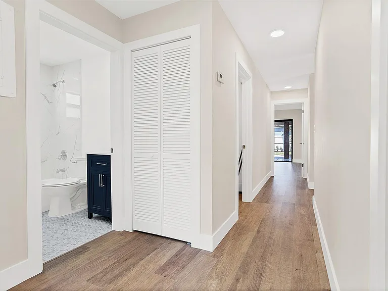 391 NW 58th Ave — Photo 24
