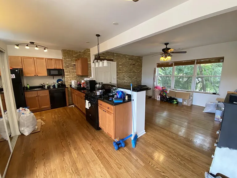 2108 W Hood Ave — Photo 3