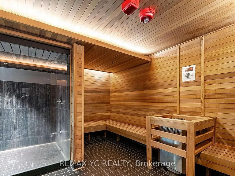 2221 Yonge St #3210 — Photo 19