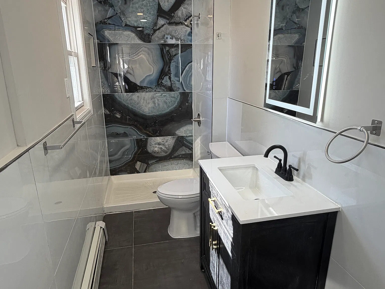 4 bed, 2100 sqft, $3,500 — Photo 4