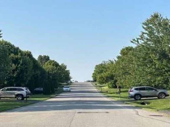 Exterior Neighborhood (street photo)