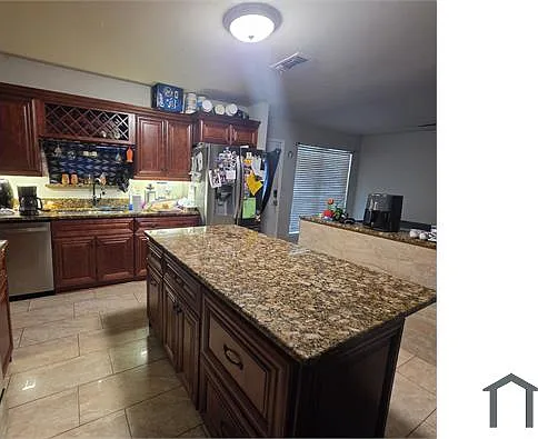 4 bed, $1,850 — Photo 3