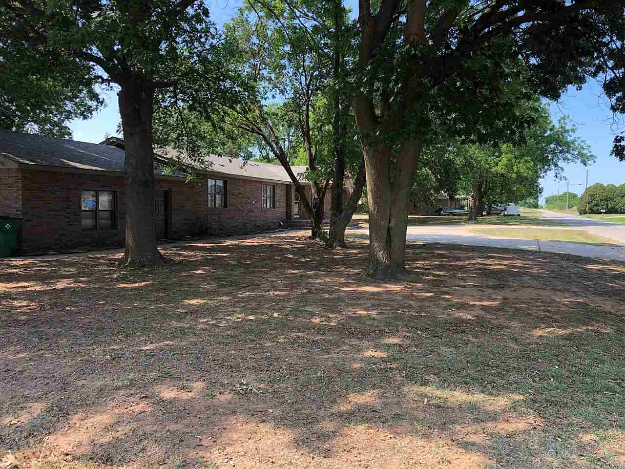 1202 & 1204 N Pine St, Waurika, OK 73573 Zillow