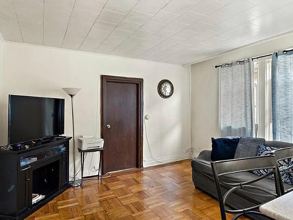 2nd image of 2-4229 Grace Ave #2