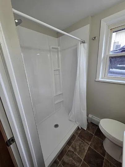 2525 Peach St #4 — Photo 3