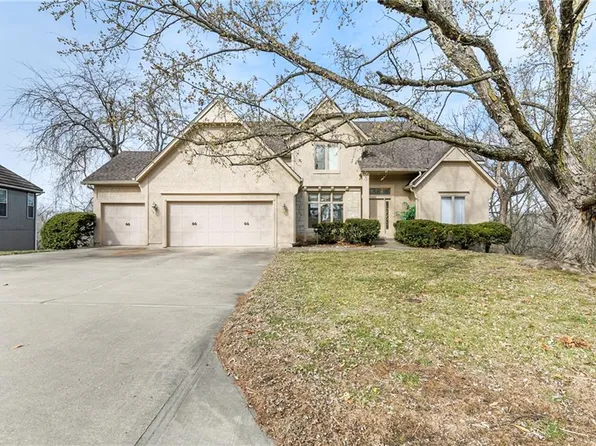 1028 NE Moss Point Rd, Lees Summit, MO 64064