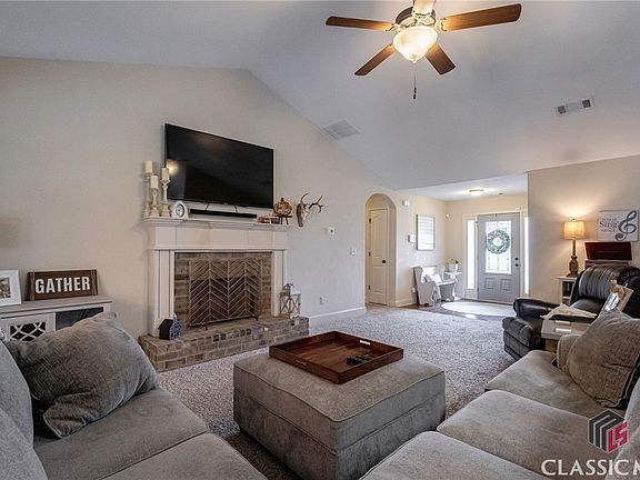 4th image of 645 Lake Vista Drive