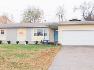 2932 E Bergman Dr, Springfield, MO 65802