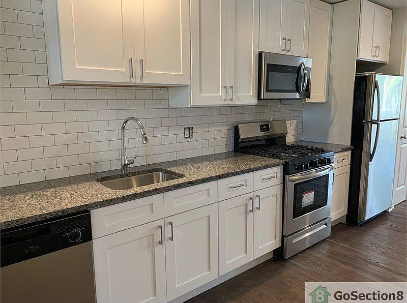 1st image of 6527 N Seeley Ave #2W