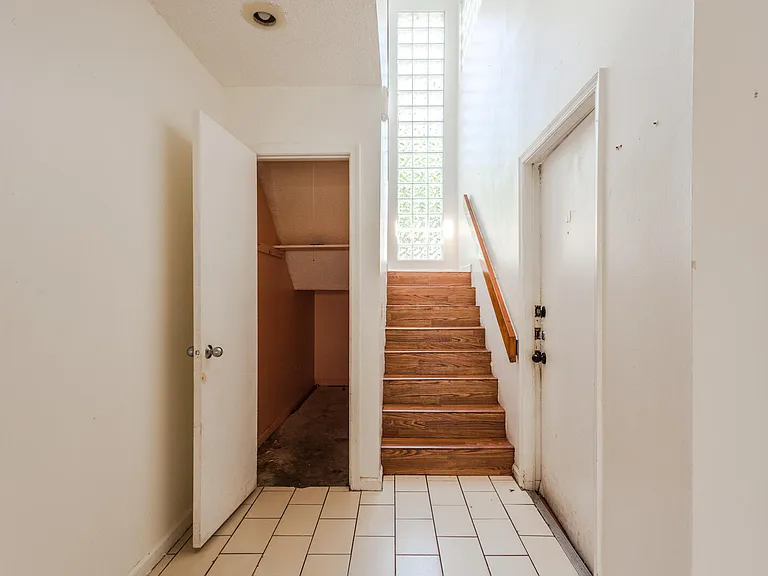 5080 Elmhurst Rd E #C — Photo 6