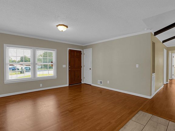 5th image of 806 Mark Anthony Ct