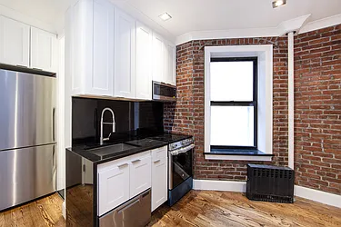 Rented by R New York